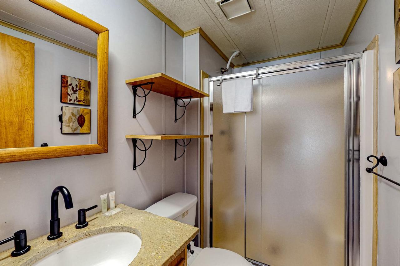 Pine Woods Cabin McHenry Bagian luar foto