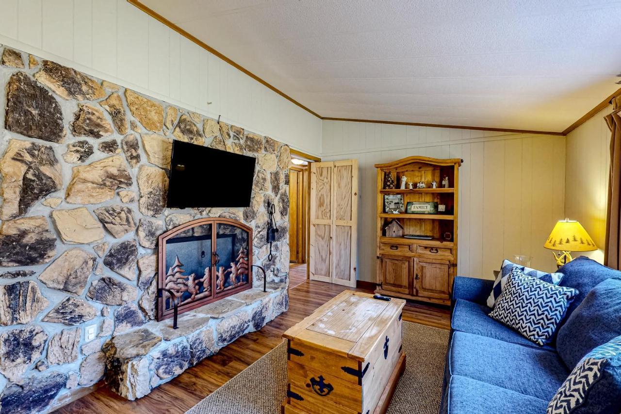 Pine Woods Cabin McHenry Bagian luar foto