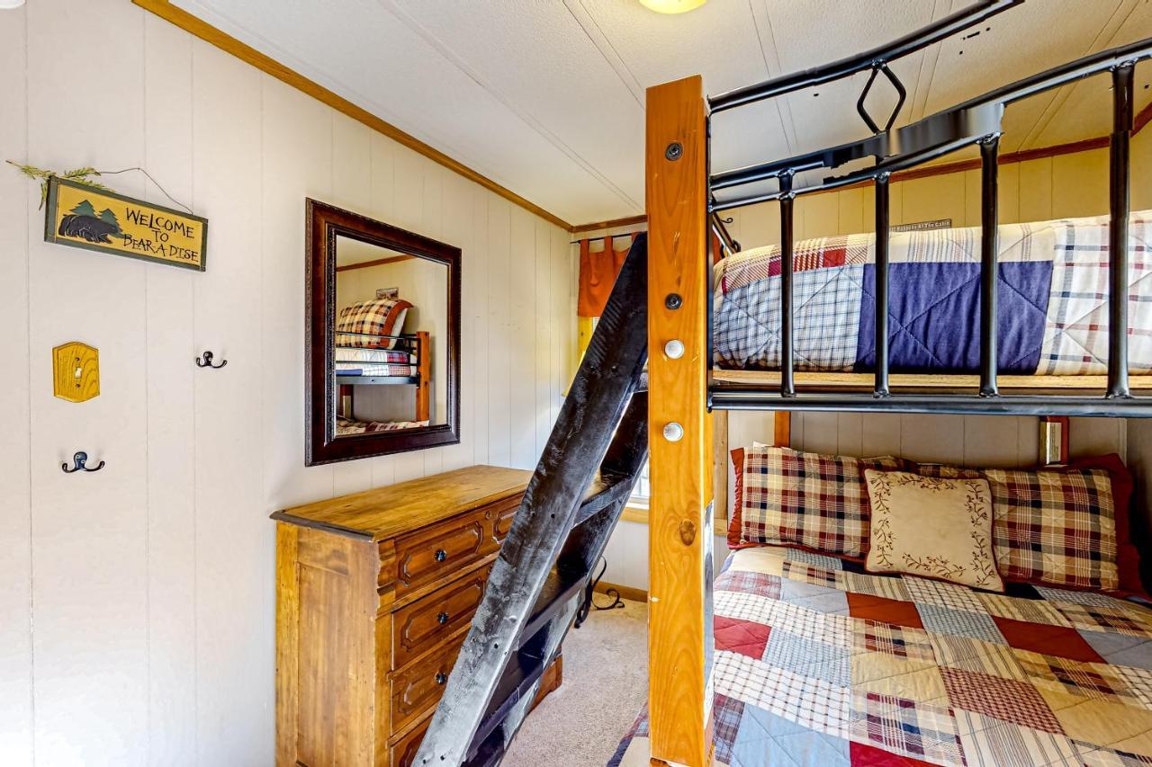Pine Woods Cabin McHenry Bagian luar foto